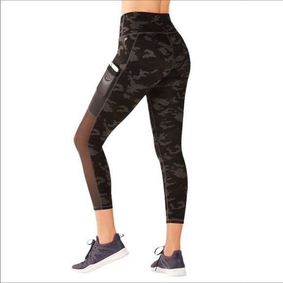 Fabletics Powerhold On the Go Legging Camo XS - Picture 6 of 6